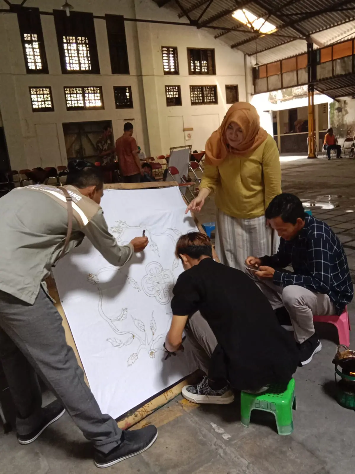 Pelatihan membatik mahasiswa UNIBA(44)